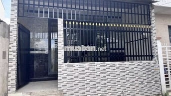 Bán gấp căn nhà cấp 4 ở Đ. Huỳnh Thị Mài , Tân Hiệp 87m2 SHR giá 810tr