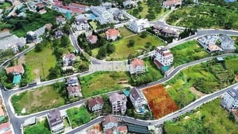 gửi bán lô đất 650m2 hai mặt tiền, full xây dựng đồi Huy Hoàng