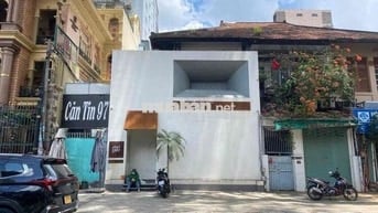 Ngang 8m - Trống Suốt Đường Sương Nguyệt Ánh, P.Bến Thành, Quận 1