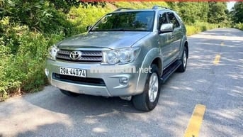 2 67 2011 Toyota Fortuner 2.5G - 120000 km