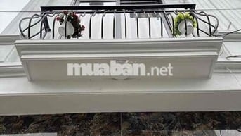 NHÀ MỚI- 10M RA OTO TRÁNH-YÊN BỆ FULL NỘI THẤT