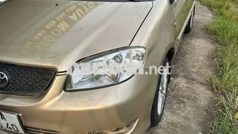 Toyota Vios 2005 số sàn màu vàng cát