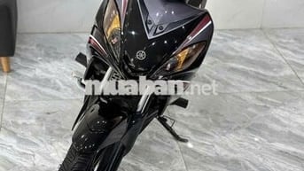 Xe máy 50cc Yamaha nên chọn các dòng xe nào? Xe máy Yamaha Exciter màu đen, hộp số tự động