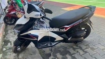 Gia đình bán xe Honda Air Blade đang sử dụng