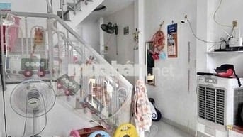 nhà đẹp 1 lầu 2pn 2wc có nội thất hẻm xe hơi