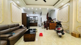 TRUNG TÂM CẦU GIẤY, ĐƯỜNG XUÂN THỦY: NHÀ ĐẸP Ở LUÔN, 20M RA ÔTÔ