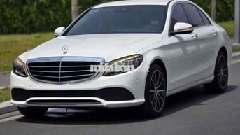 Mercedes Benz C 200 Exclusive - Bank 90%