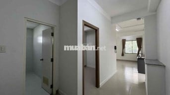 Cho Thuê Chung Cư 2PN 2WC 80m2 Balcon Lớn - Bảo Vệ Nhà Xe Ngay TT Q10