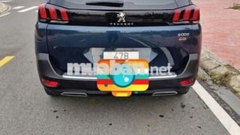 Ô tô Peugeot 5008 đời 2018, 7 chỗ, màu xanh