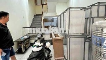 bán nhà khu Bảy Hiền P11 Tân Bình. DT: 3m8 x 12m5 3 tầng giá 6ty2
