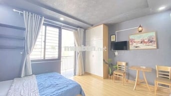 CĂN HỘ CAO CẤP, BAN CÔNG, THANG MÁY Q1