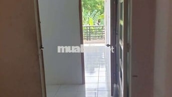 Phòng ngay Cá Sấu Hoa Cà, 35m2 có phòng ngủ riêng