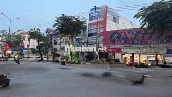 Cho thuê mặt bằng ngay ngã 3 gần trường đại học, gần chợ