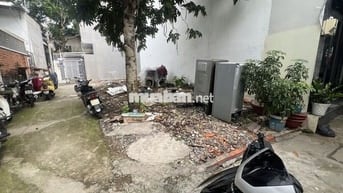 ĐẤT TT NHÀ BÈ - NỞ HẬU PHONG THỦY - GẦN NHÀ THỜ PHÚ XUÂN - HIẾM BÁN