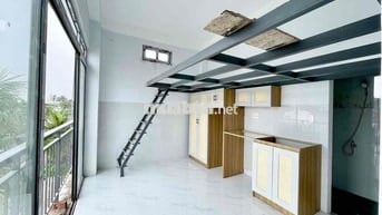 CHO THUÊ PHÒNG GÁC CAO BAN CÔNG - CỬA SỔ TRỜI ĐƯỜNG VƯỜN LÀI GẦN NTTU🏡