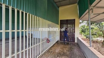 Nhà sẵn vườn Xoài 2,2 sào - sổ vuông vức - đường ô tô tránh nhau.