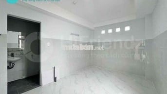 Khai Trương Phòng Mới Cửa Sổ Trời Ban Công Có Máy Lạnh Gần Trung Tâm