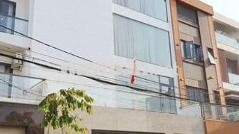 Nguyên căn 4 tầng 10×20 cho thuê 50tr khu tên lửa