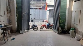 NHÀ 2 TẦNG 300M2, Ở HOẶC LÀM KHO, HẺM TẢI, KHU CÁ SẤU HOA CÀ, HBC