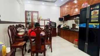 Cần tiền trả nợ bán nhà 1t2l đ.Lâm Văn Bền-q7,dt 64m2-giá 1 tỷ070tr