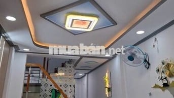 Bán nhà giáp Ngã tư bốn xã, 2 tầng, nhỉnh 3 tỷ