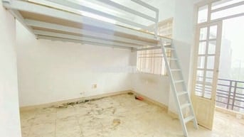 Phòng mới cửa sổ bancol thoáng gần IUH cs2