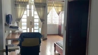 Bán nhà 15 tỷ liên hệ Cô Hồng 0977 sáu 66 chín 76