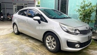 Cần bán xe rio 2015 - số sàn - xe màu bạc