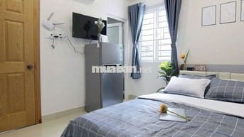 Studio Full Nội Thất, nằm trong khu Phan Xích Long Phố Ẩm Thực.
