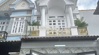 Nhà mới đẹp hẻm xe hơi đậu cửa