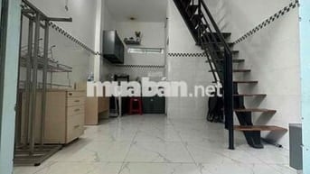 căn nhà 2 lầu sát mặt tiền mà giá tí ti