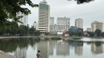 Chính chủ cho thuê căn hộ mặt hồ tầng 5 nhà B1 T/T Giảng Võ, Hà Nội