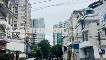 nhà 1 trệt 3 lầu khu d2d gần topaz win tôi bân về quê