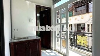 1 phòng ngủ - ban công - 30m2 ngay phố ẩm thực Phan Xích Long