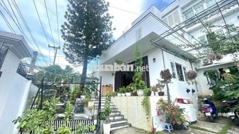 CHO THUÊ NHÀ SÂN VƯỜN 600 M2 5 PN FULL NỘI THẤT KHU BẮC NHA TRANG