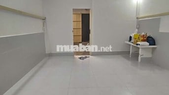 Nhà 56m2 cấp bốn có 1pn 1wc ngay chợ Hiệp Bình 6triệu