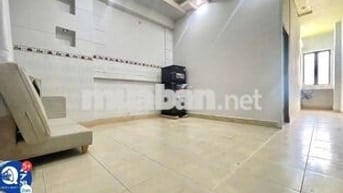 CHO THUÊ 1 PHÒNG 40M2 CÓ 2 PN BÊN TRONG MT NGUYỄN THỊ THẬP CÓ NỘI THẤT