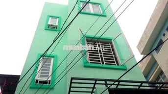 Nhà thuê giá rẻ 3 lầu 3 phòng ngủ hẻm Hòa Hưng, quận 10