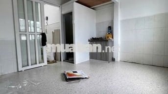 Cho thuê nhà mặt tiền đường Tân Hương, dt 4x18 trệt 3 lầu