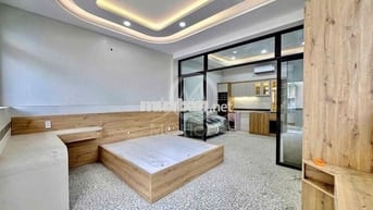 1Pn Ban Công 40m2 New 100% - Máy Giặt Riêng - Thang Máy - Hàng Xanh