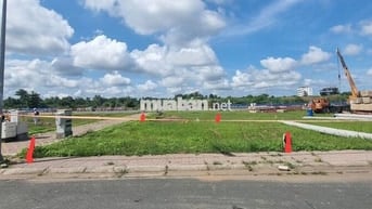 Nền hẻm thổ cư Nam Long 2, Cái răng