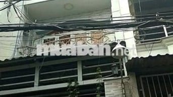 cần bán nhà 3 lầu 1 sân thượng