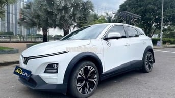 VinFast VF6 Plus 2024 - Màu trắng - 5v4km- Mua pin