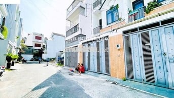 Đặg Văn Bi Trường Thọ đất ô tô đậu trước-cạnh ga Metro-Xây Dựng 4 tầng