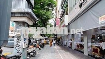 mặt tiền cửa đông chợ bến thành