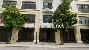 Bán căn bietj thự 70m2 khu san hô sát hồ tạo sóng giá hơn 11 tỷ OCP2