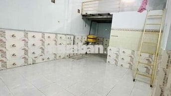 cho thuê phòng lớn tầng trệt 30m2 ngay mã lò - gò xoài