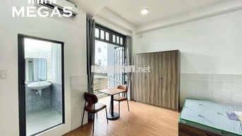 Studio ban công full nội thất ở ngã tư Âu Cơ Lạc Long Quân