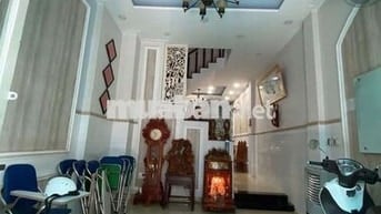 NHÀ TRỆT 2 LẦU TUM CẠNH KDC HỒNG LONG
