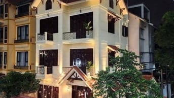 BÁN NHANH BIỆT THỰ - TT MỸ ĐÌNH  ♦️DT: 143m2 ~ 4 Tầng ♦️MT: 22.5m ~ Gi